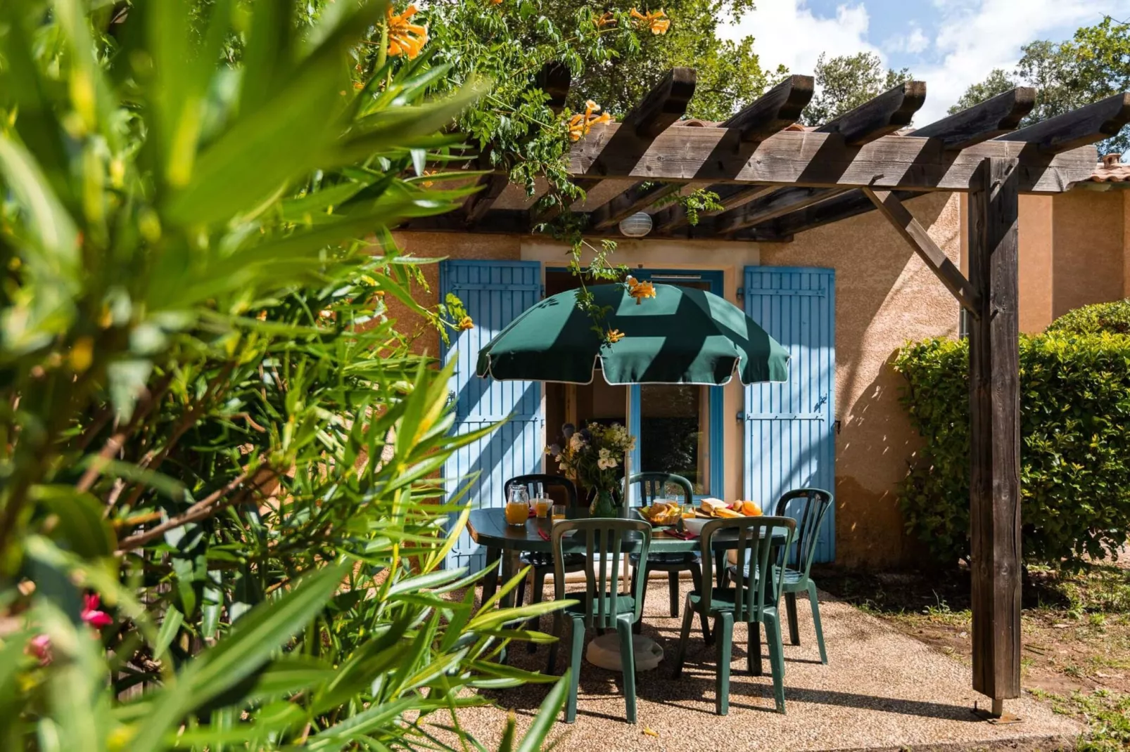 Les Mazets de Gaujac 1-Exterior summer