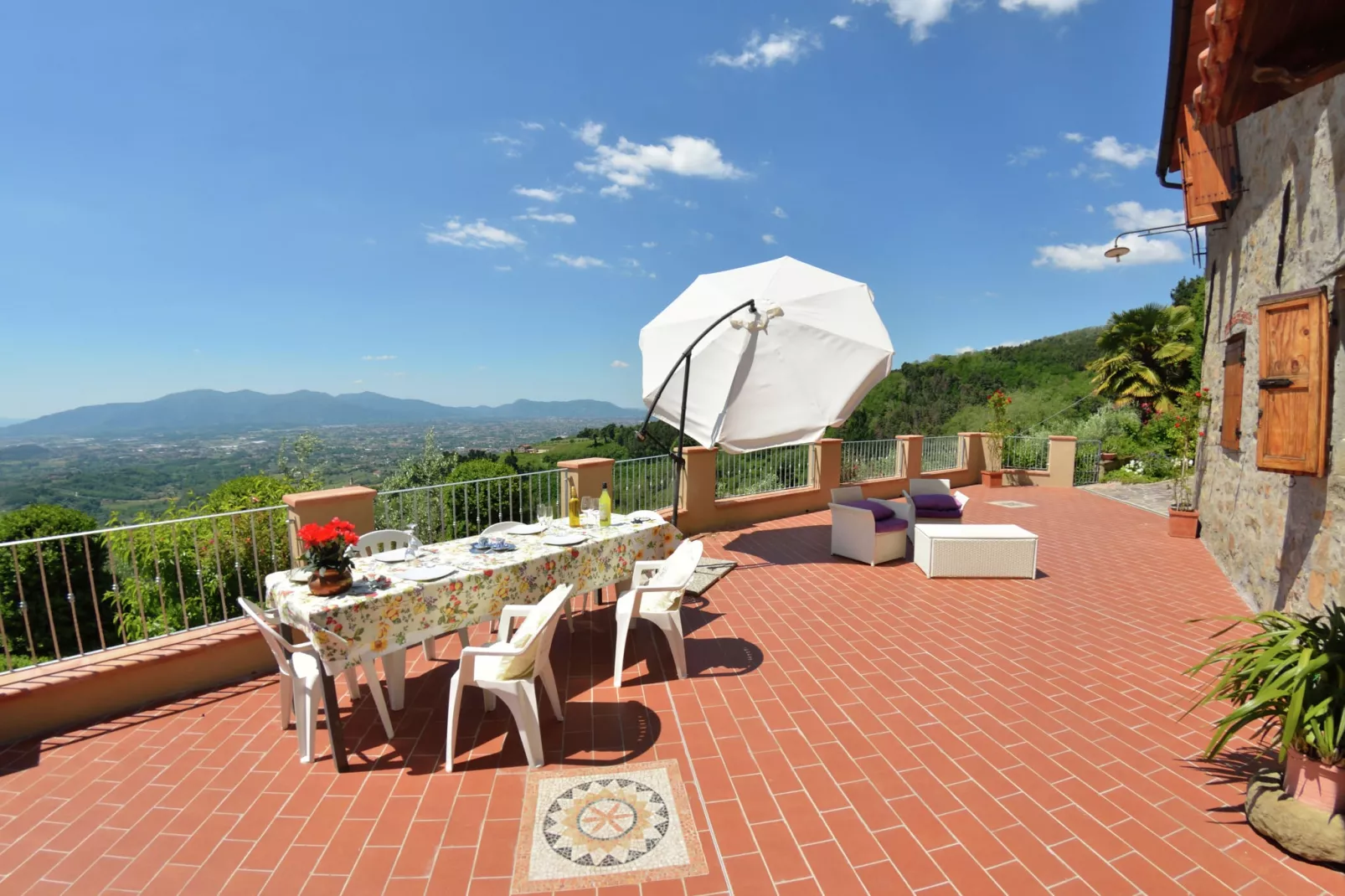 Al Belvedere-Terrace balcony