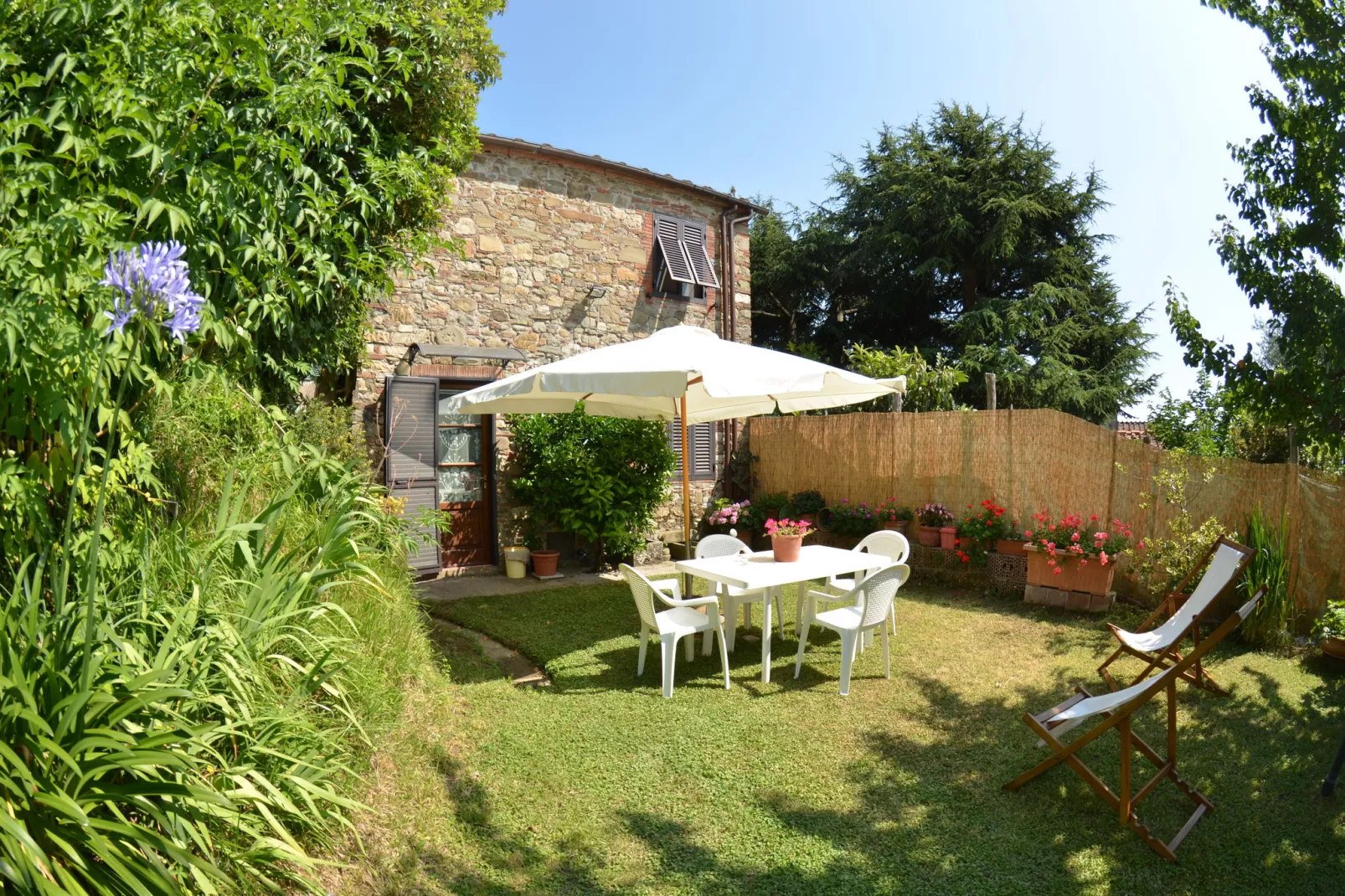 Reggella-Gardens summer