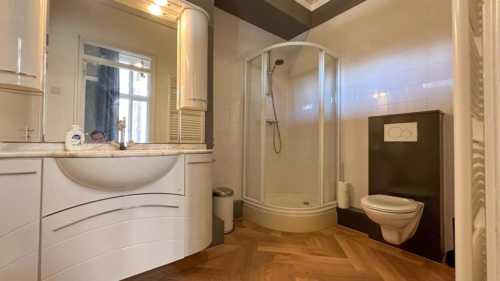 Groot Weeshuis-Bathroom
