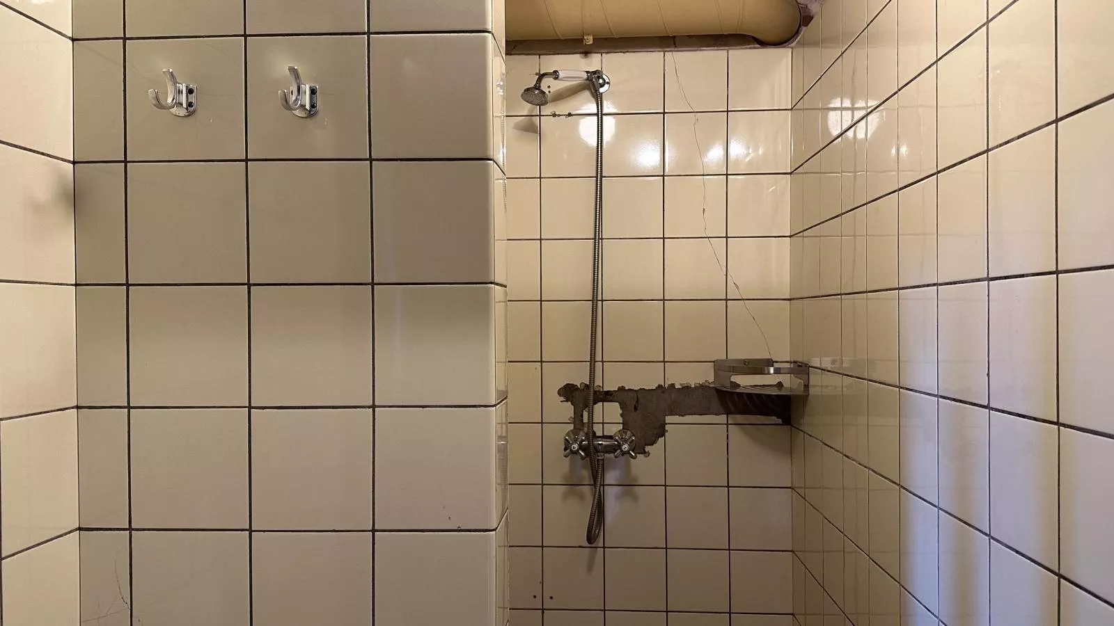 Groot Weeshuis-Bathroom