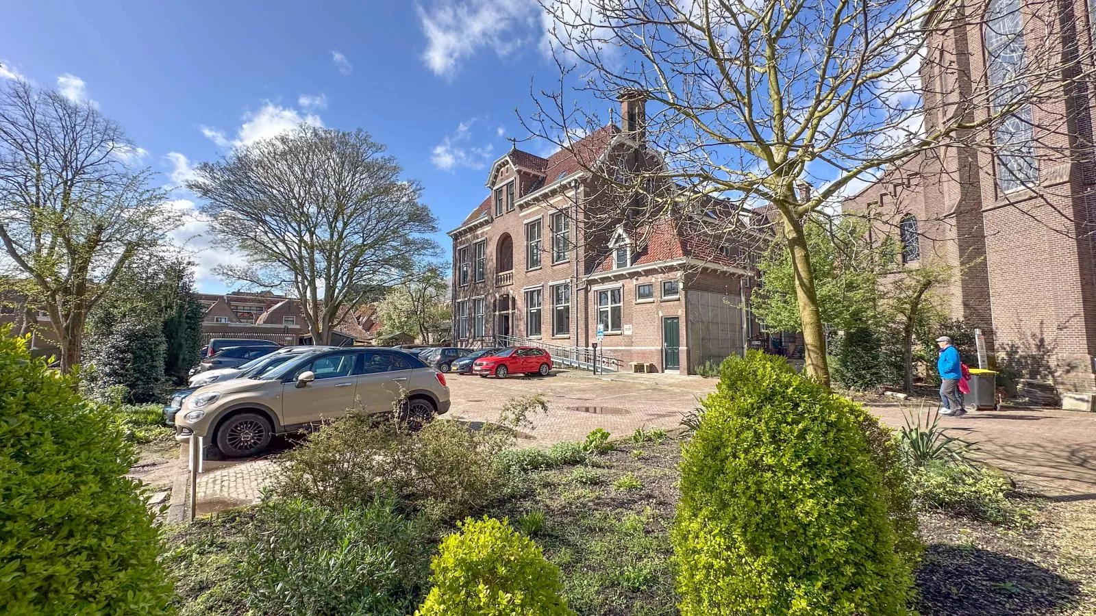 Groot Weeshuis-Exterior summer