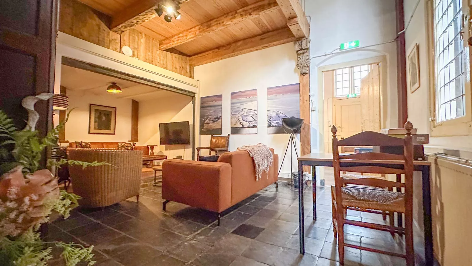 Klein Weeshuis-Living room