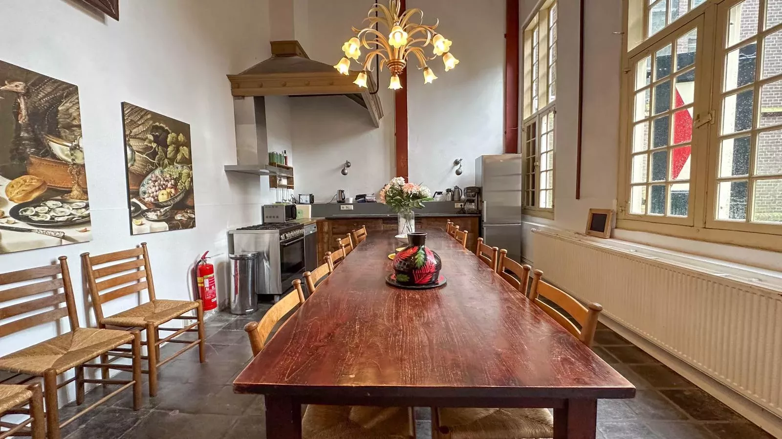 Klein Weeshuis-Dining room