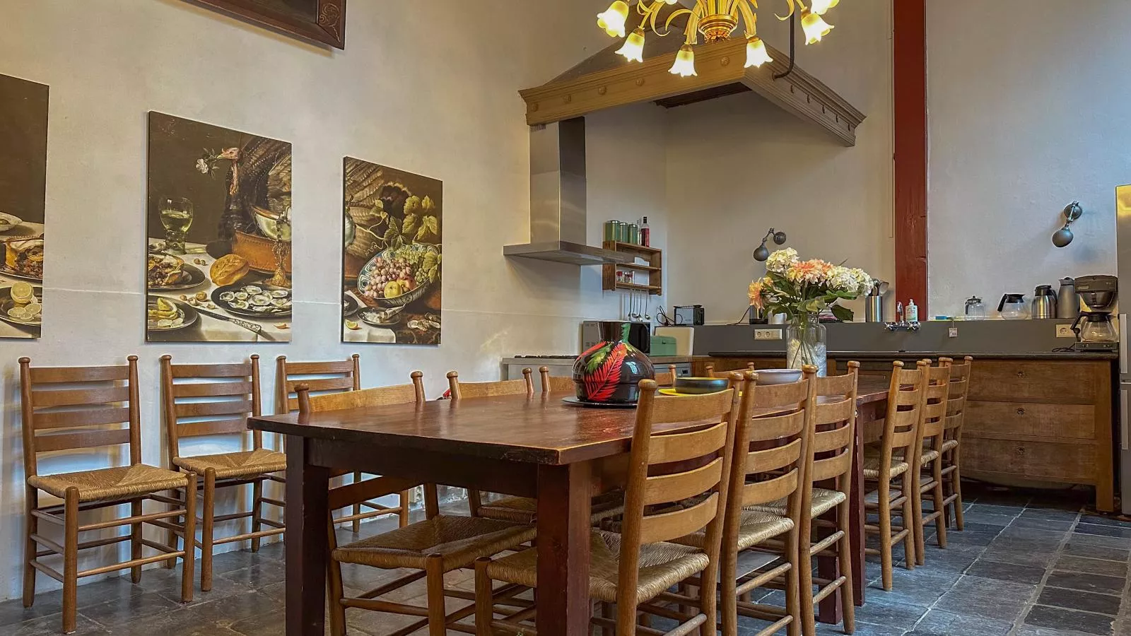 Klein Weeshuis-Dining room