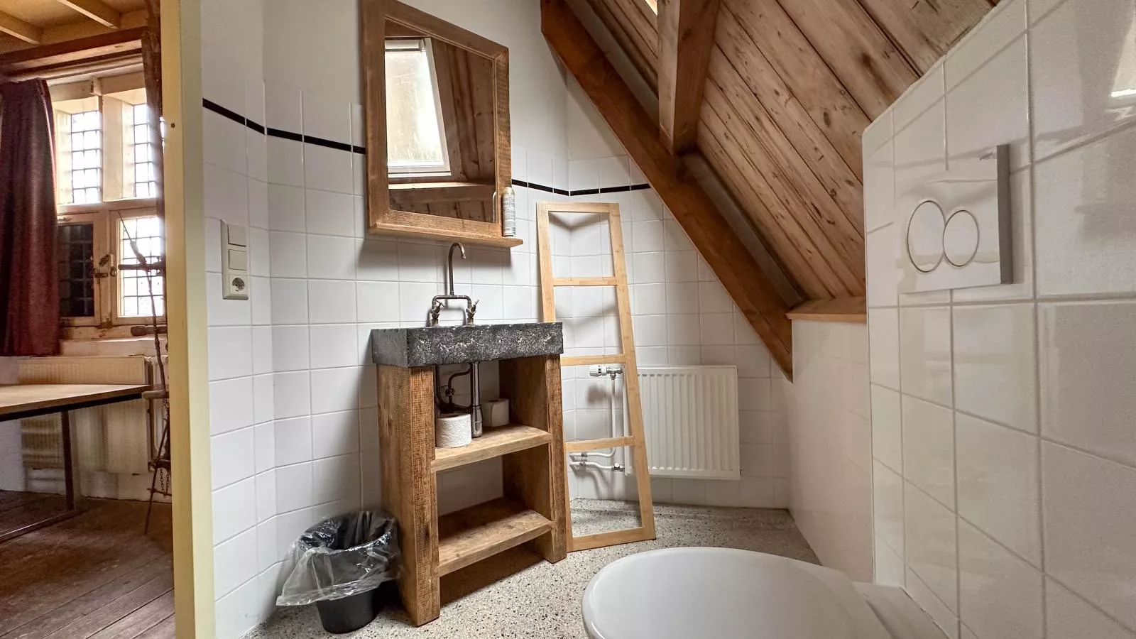 Klein Weeshuis-Bathroom