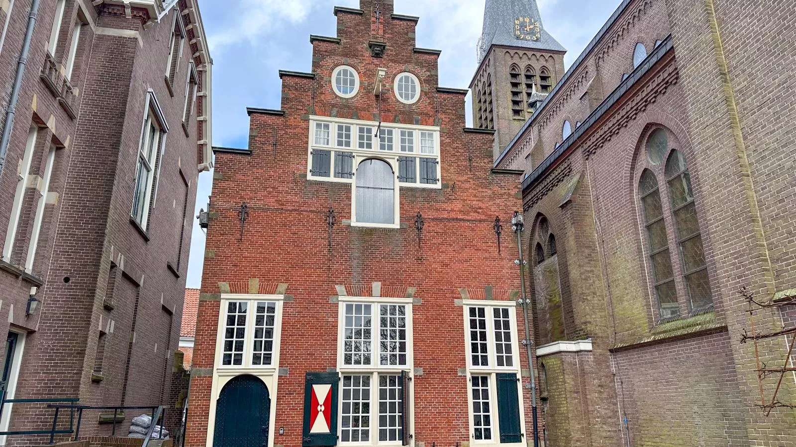 Klein Weeshuis-Exterior summer