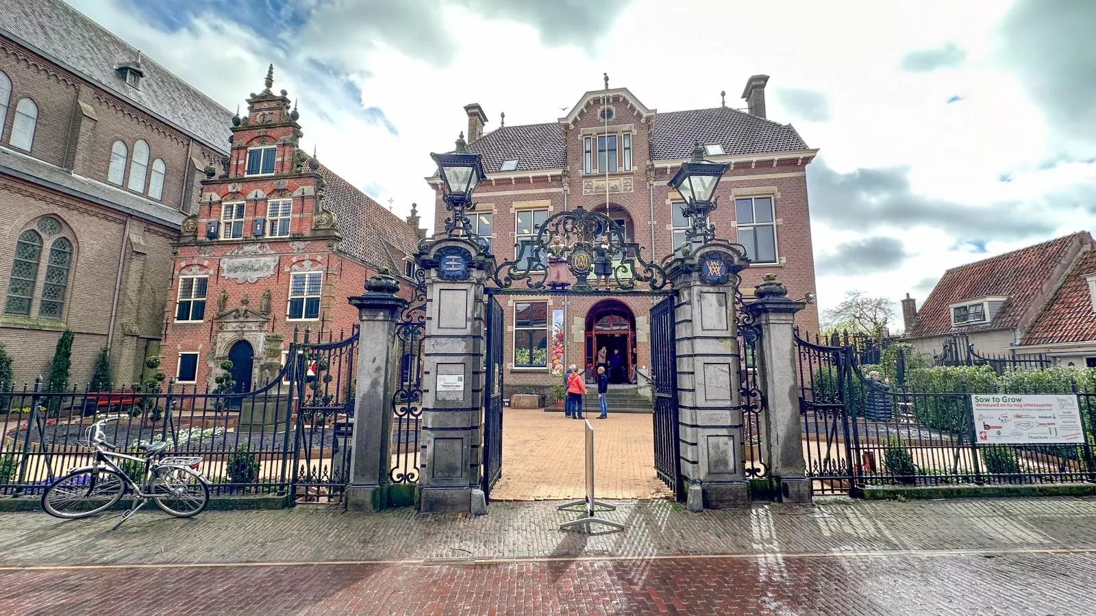 Klein Weeshuis-Exterior summer