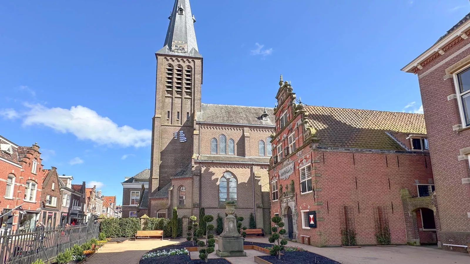 Klein Weeshuis-Exterior summer