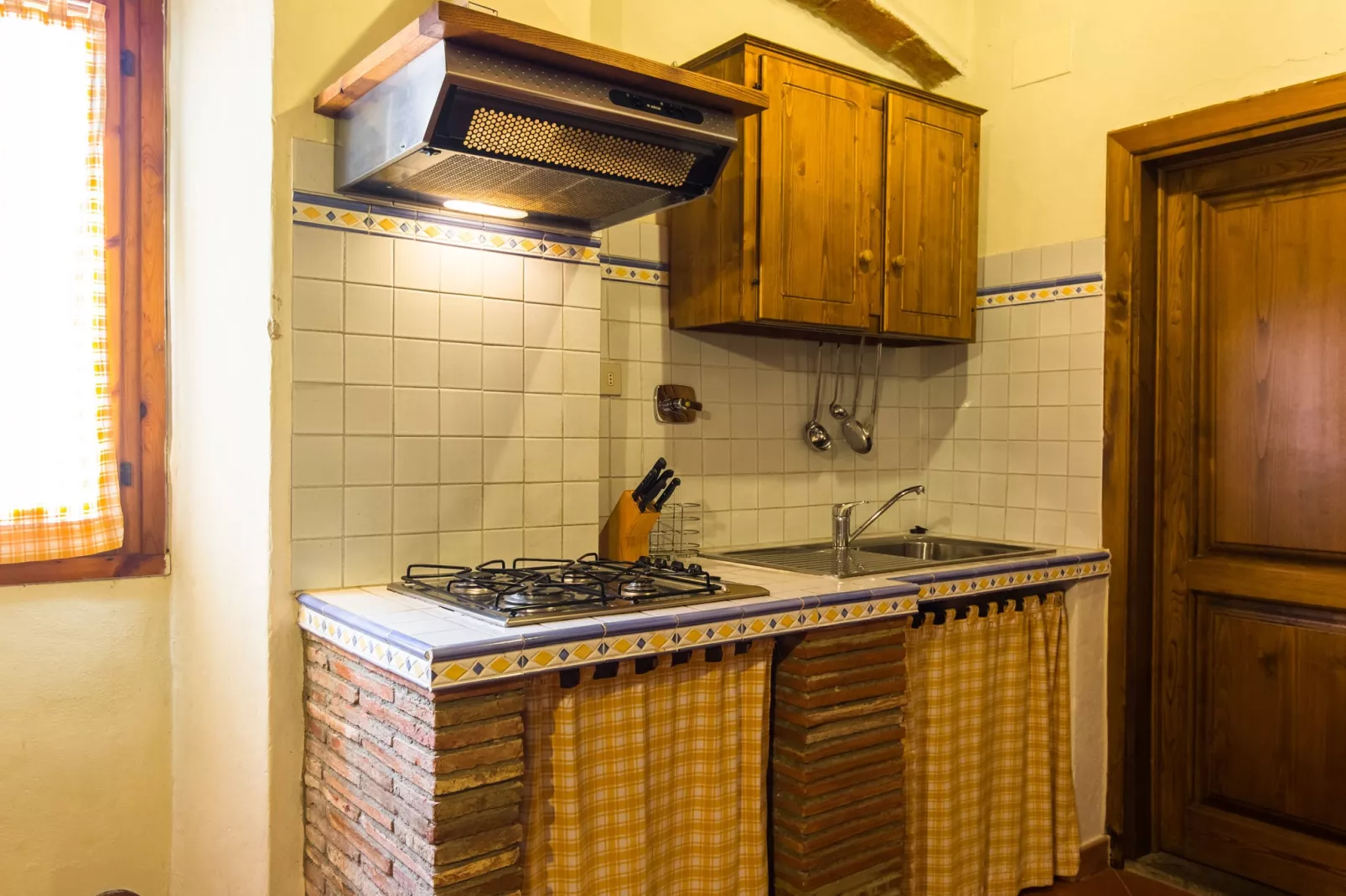 Monna Due-Kitchen