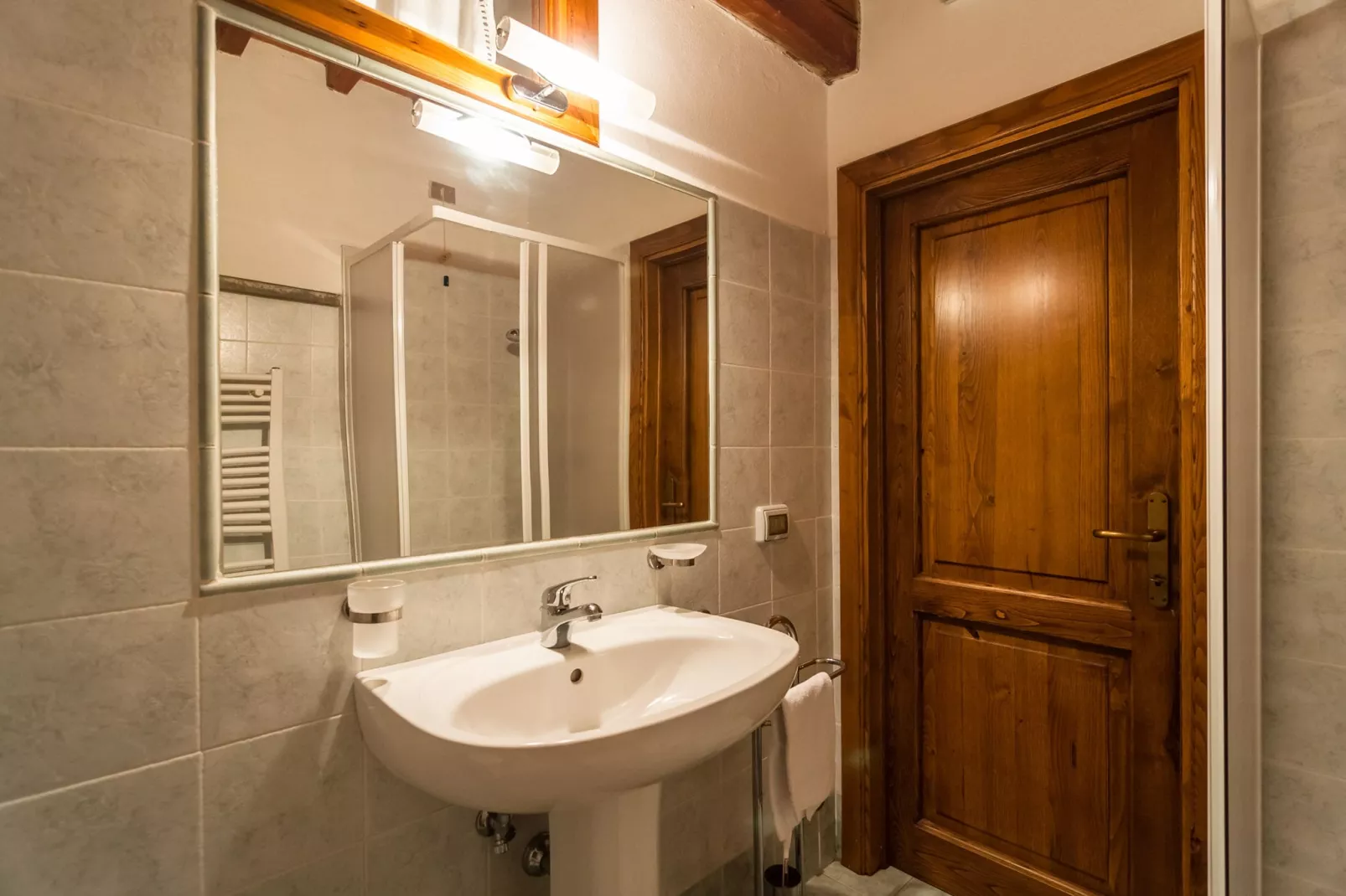 Monna Due-Bathroom