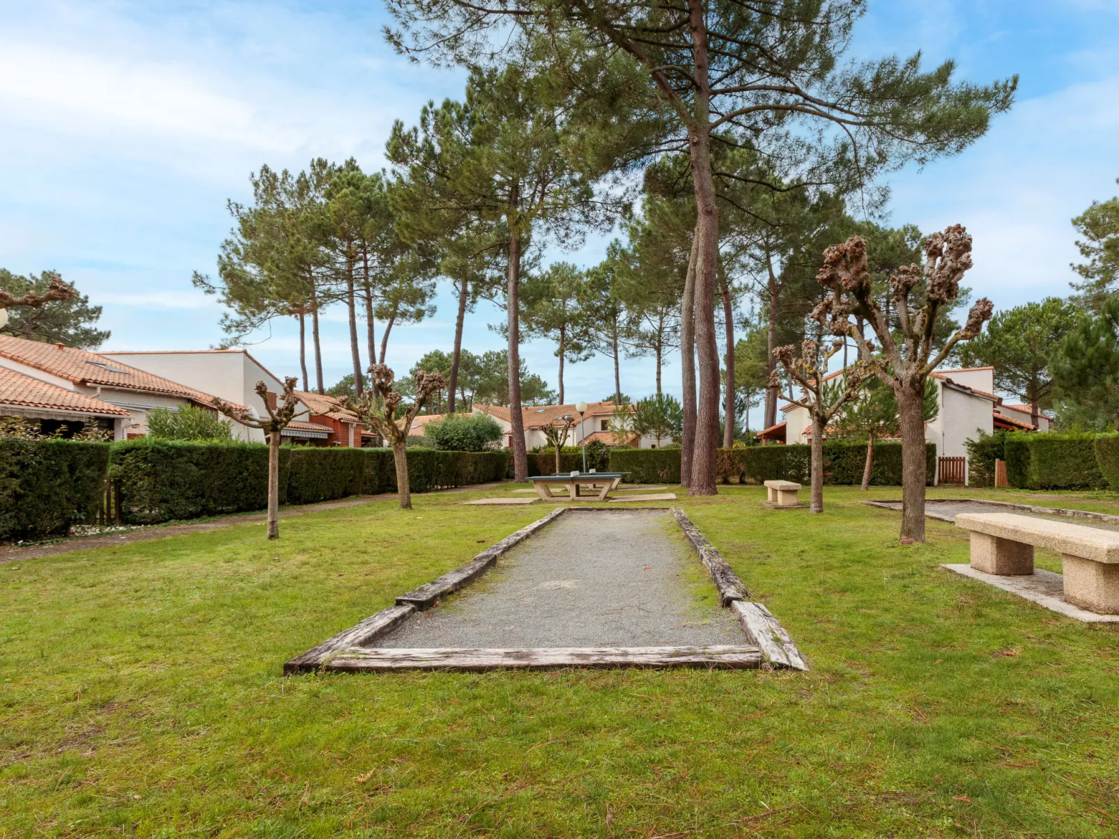 Hameau de Talaris-Outside
