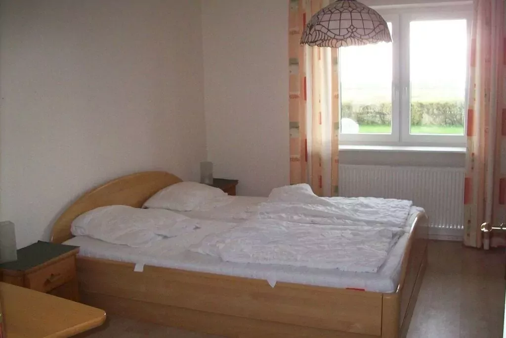 94443-Bedroom