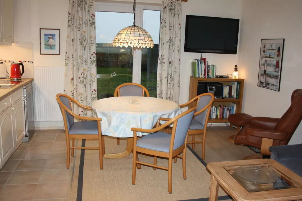 94443-Dining room