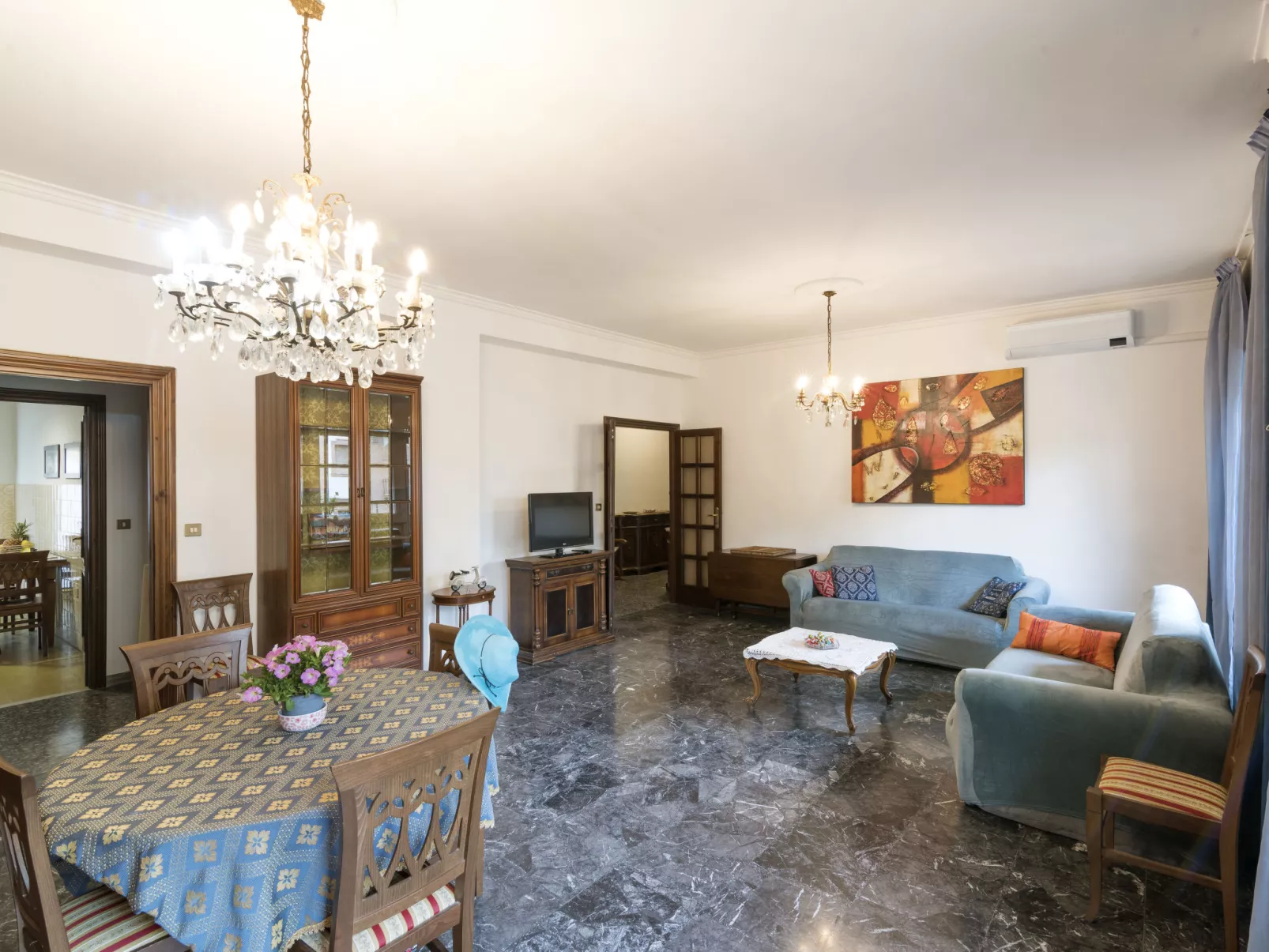 Roma, Sea House Ostia-Dedans