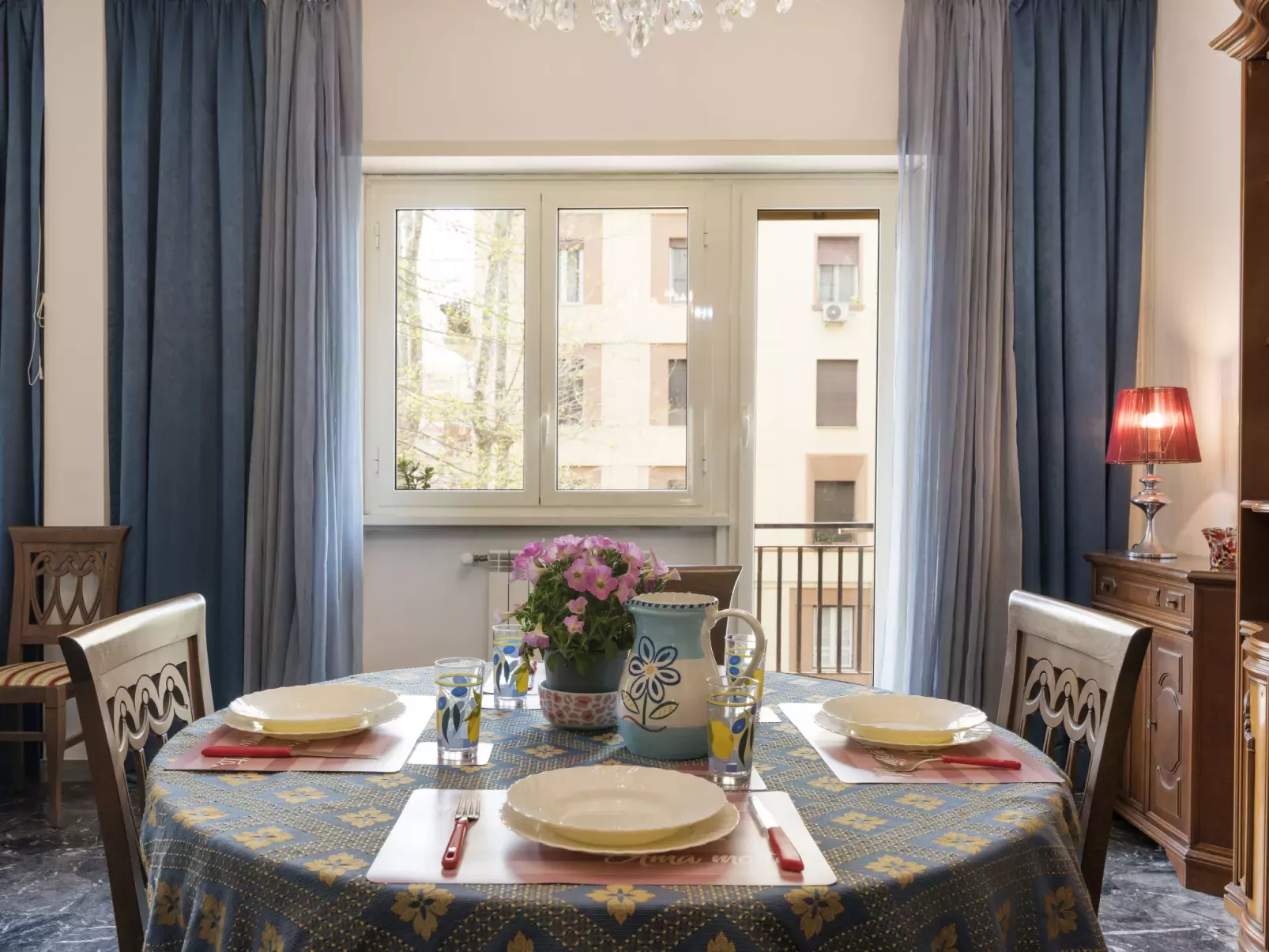 Roma, Sea House Ostia-Dedans