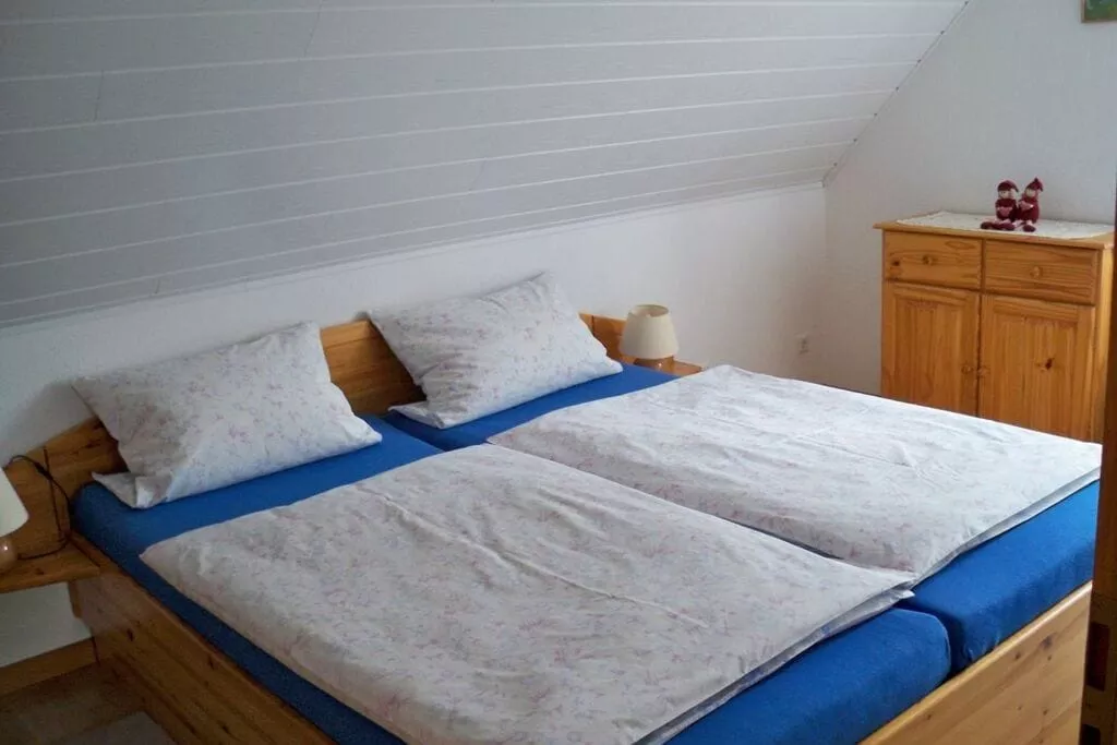 255427-Bedroom