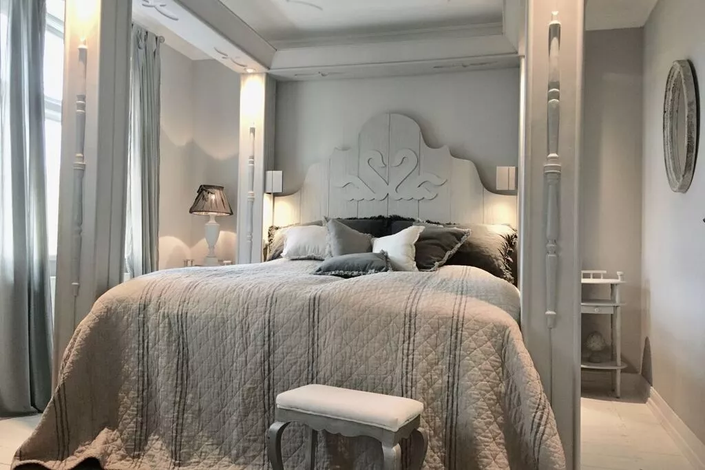 288766-Bedroom