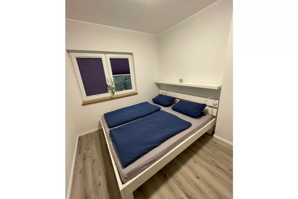 457552-Bedroom