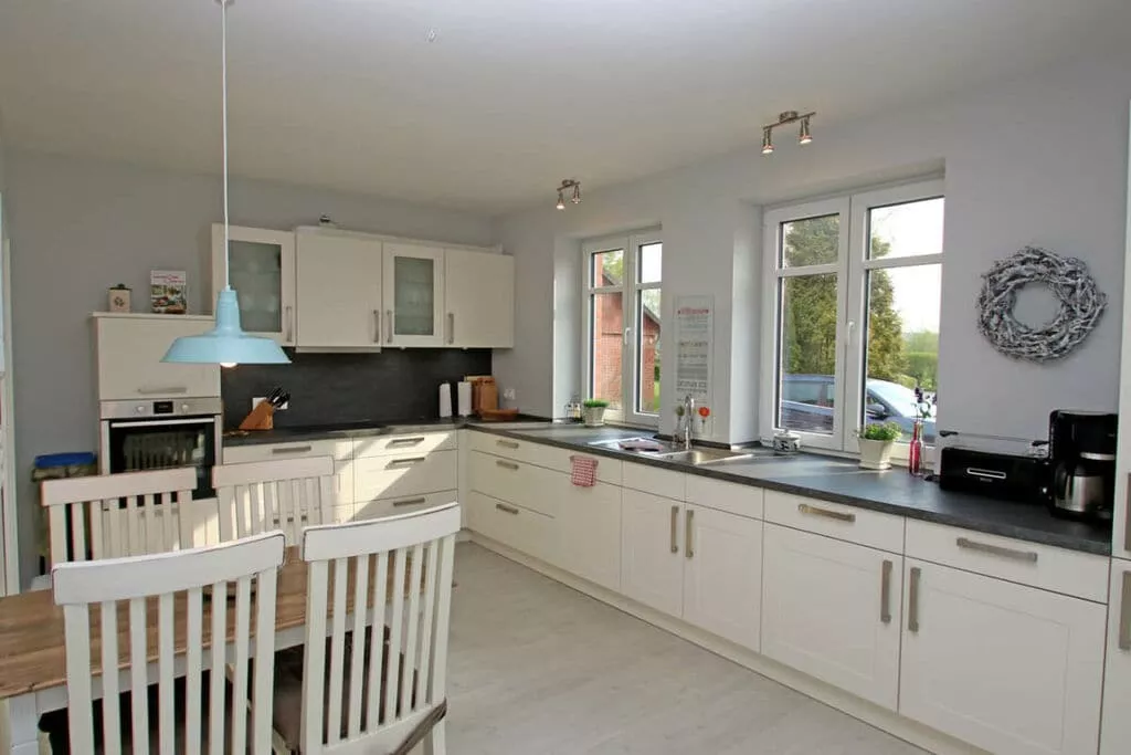 6604-Kitchen