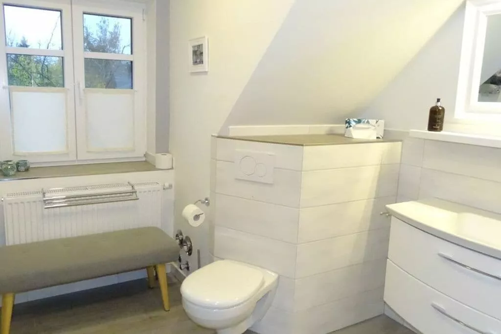 6604-Bathroom