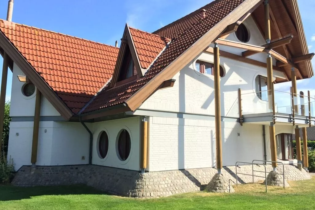 228385-Exterior summer