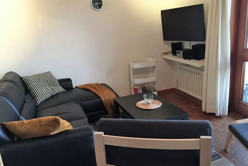 228385-Living room
