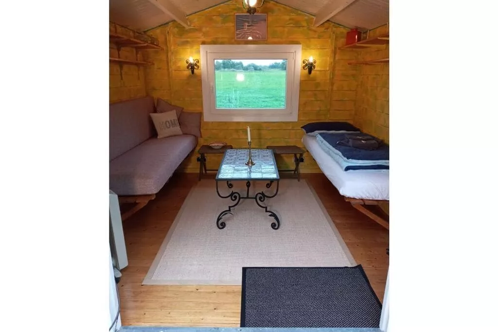 242258-Bedroom