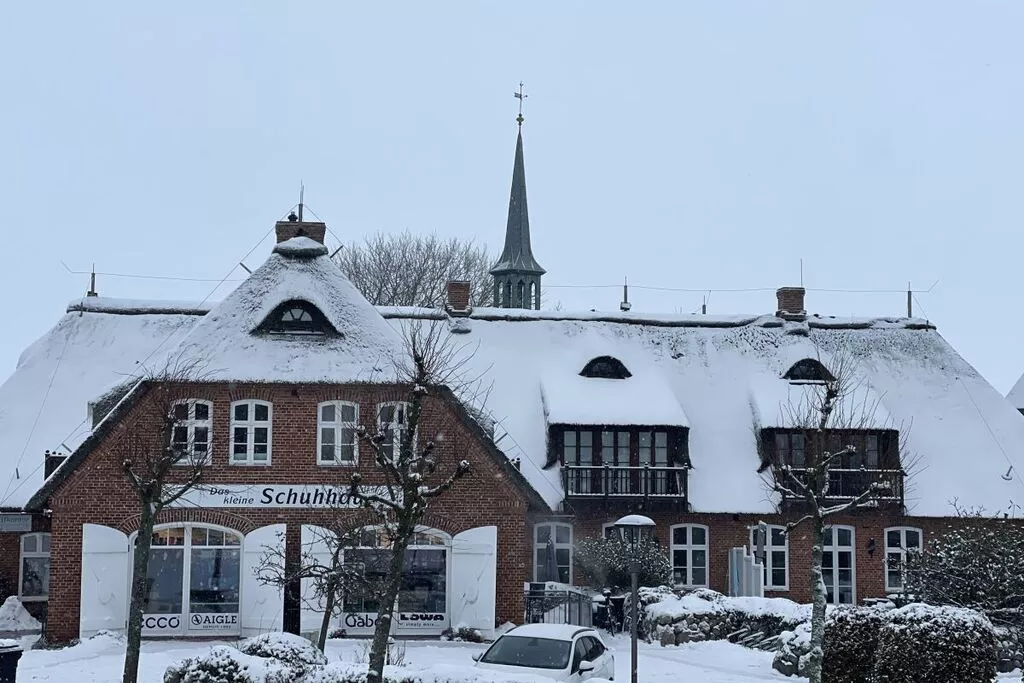 6911-Exterior winter