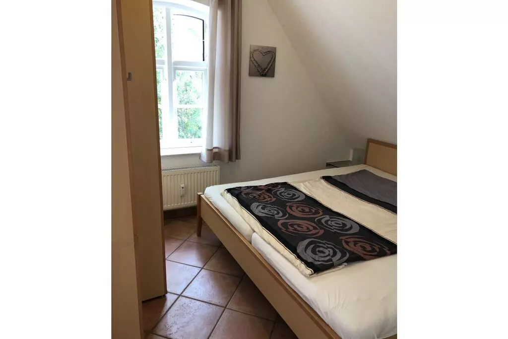 6911-Bedroom