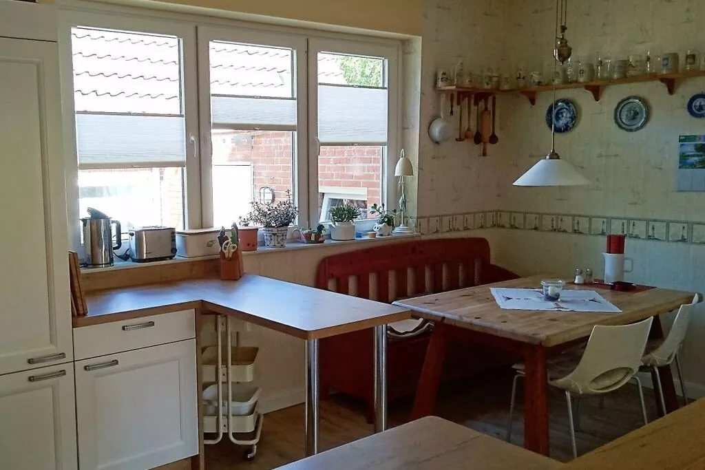 136451-Dining room