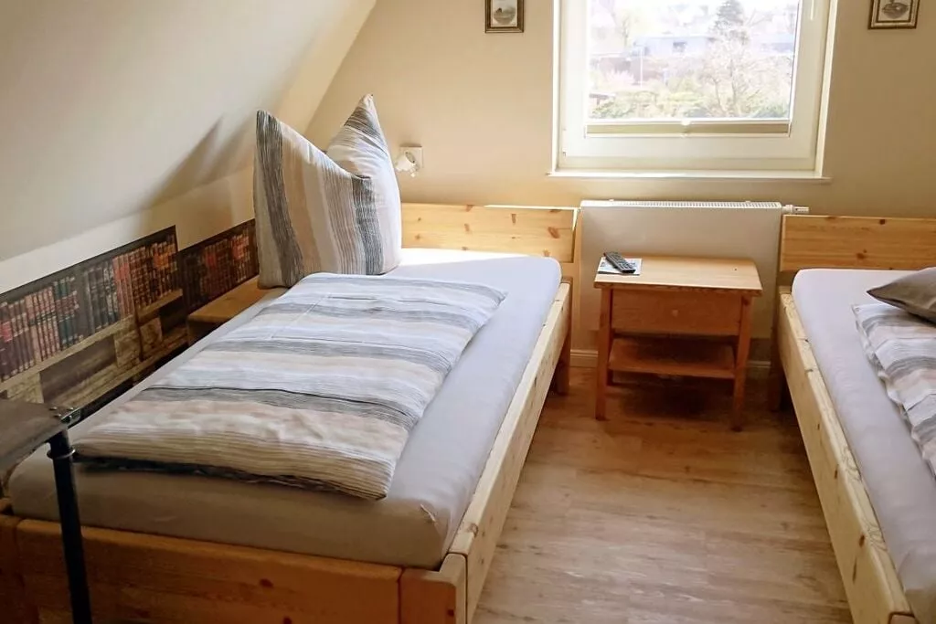 136451-Bedroom