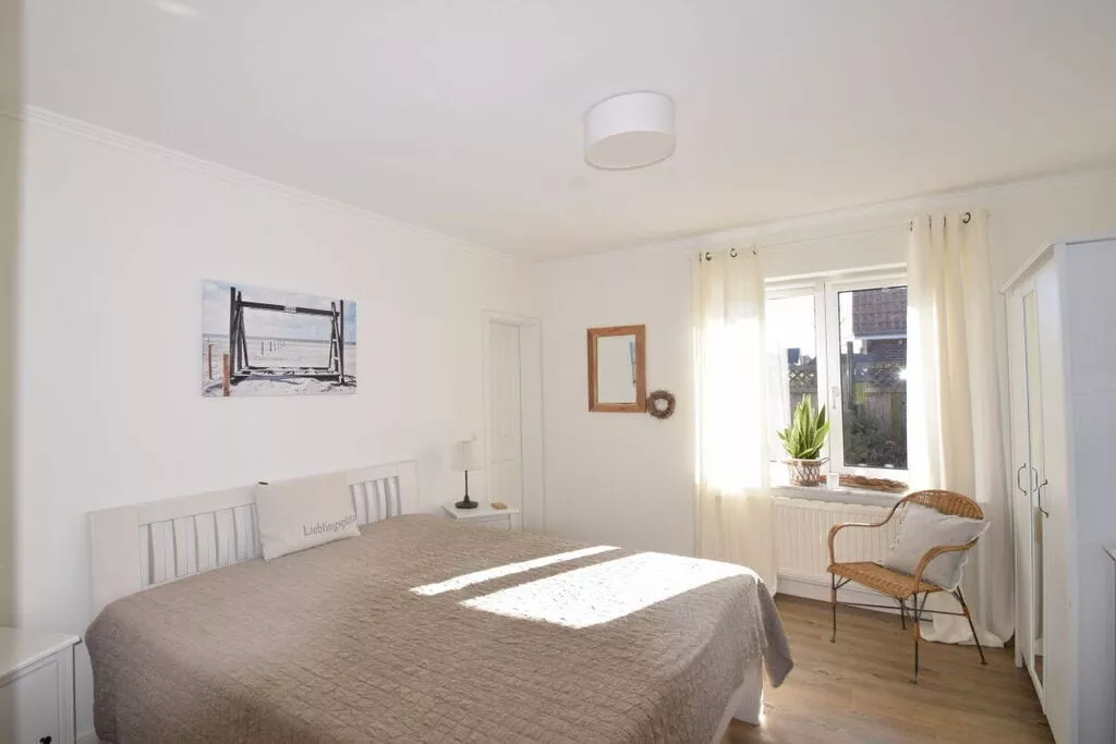 181197-Bedroom