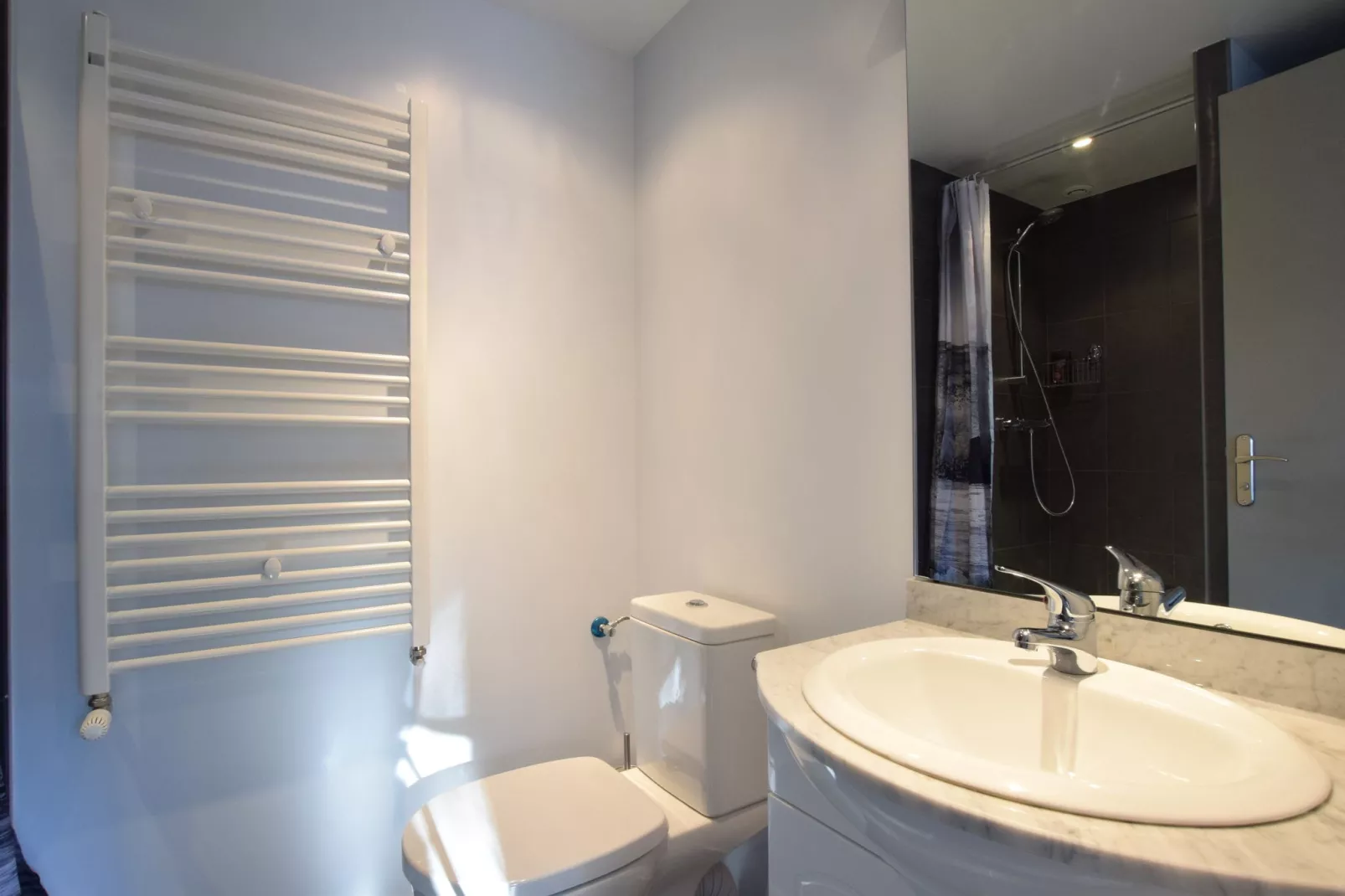 Le Tilleul-Bathroom
