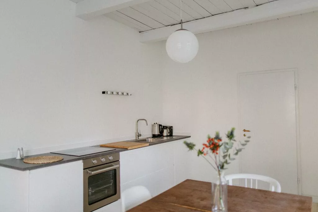 240081-Kitchen