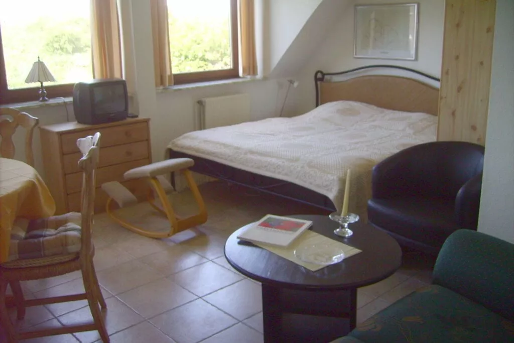 88010-Bedroom