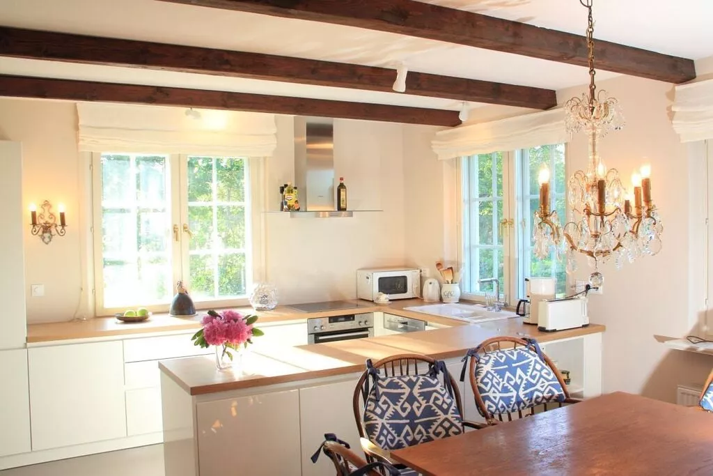 142985-Kitchen