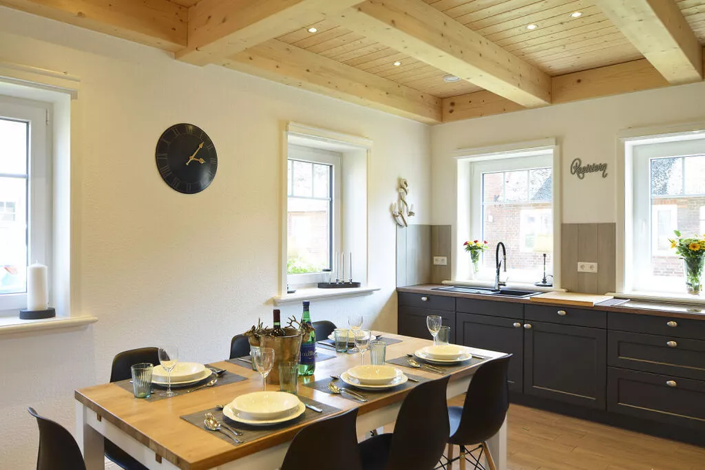 268254-Dining room