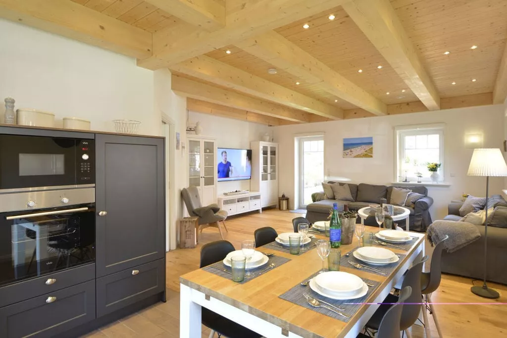 268254-Dining room
