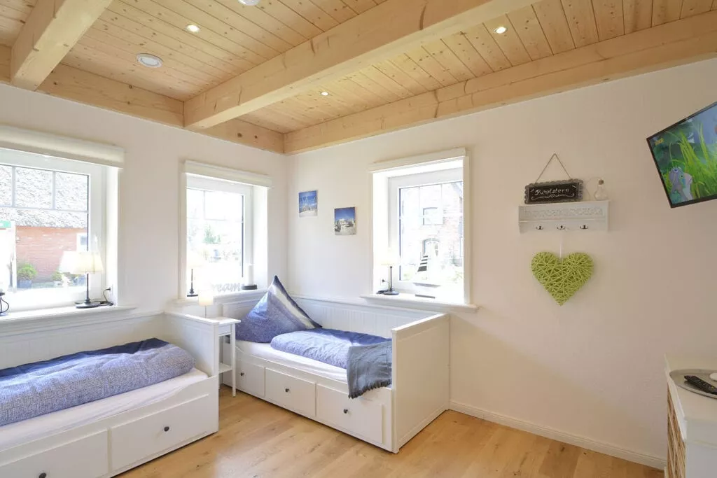 268254-Bedroom