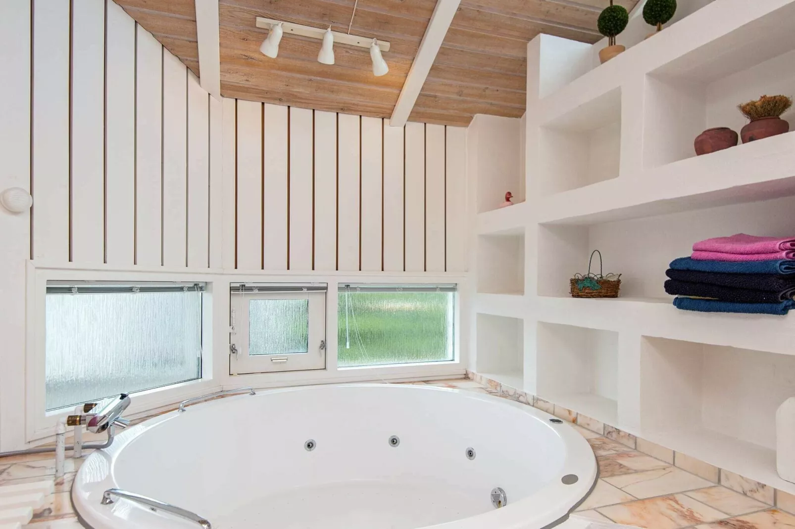 6 person holiday home in Ebeltoft
