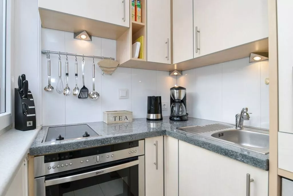 76866-Kitchen