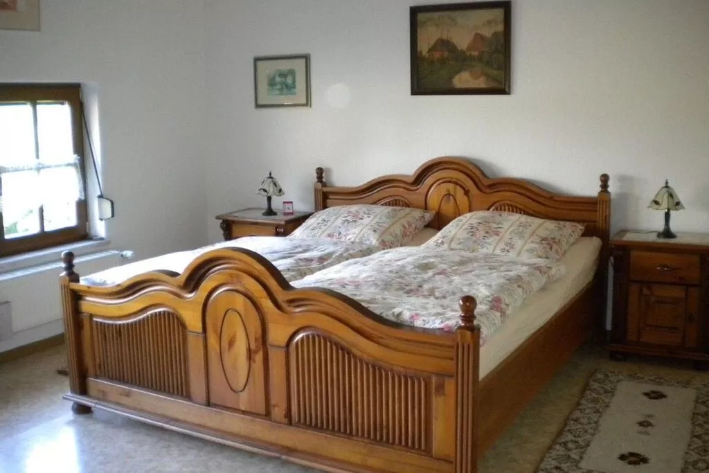 241032-Bedroom