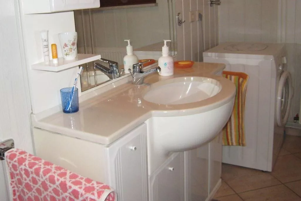 241032-Bathroom