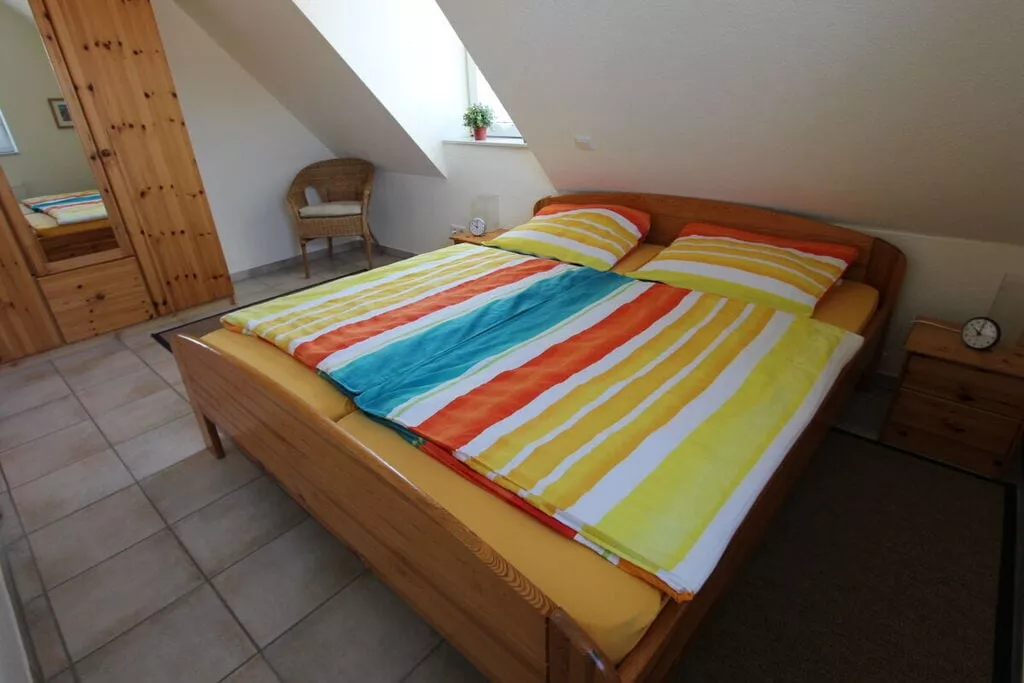 194997-Bedroom