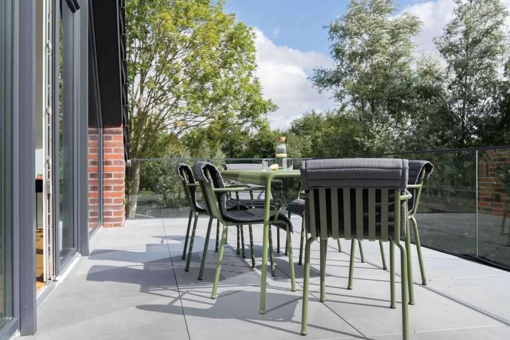 470391-Terrace balcony