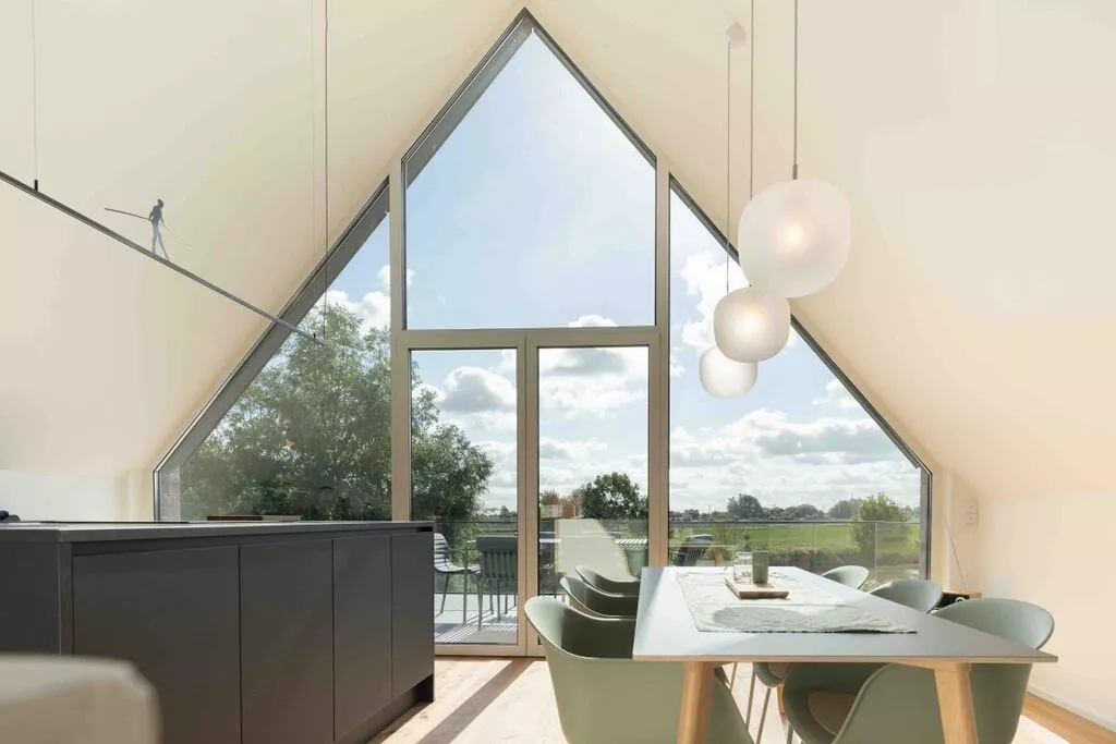 470391-Dining room