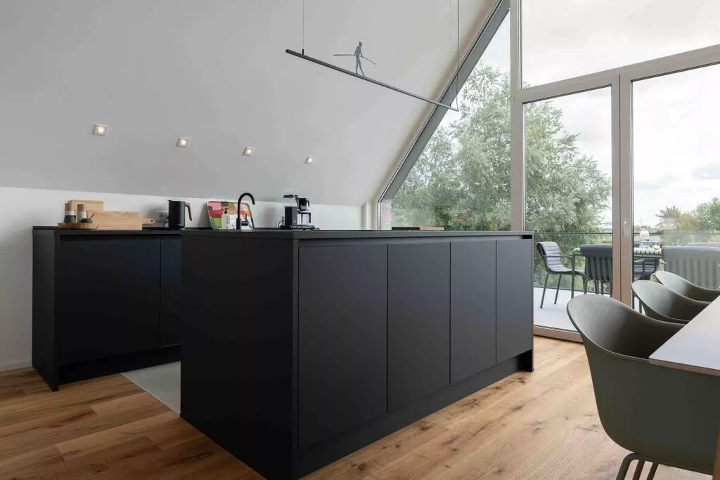 470391-Kitchen