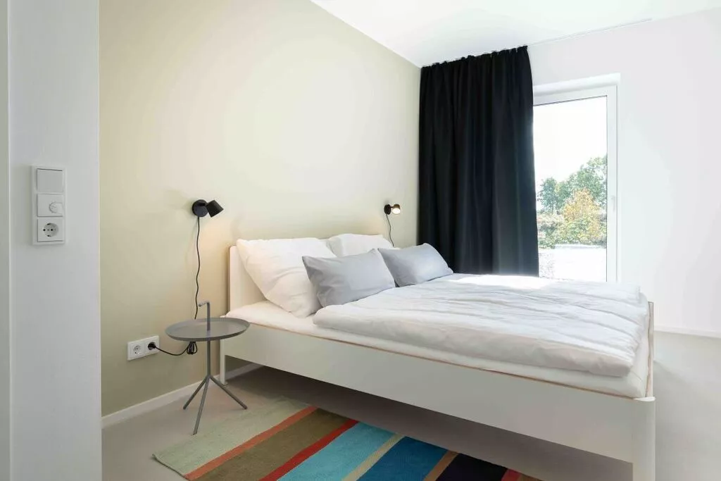470391-Bedroom