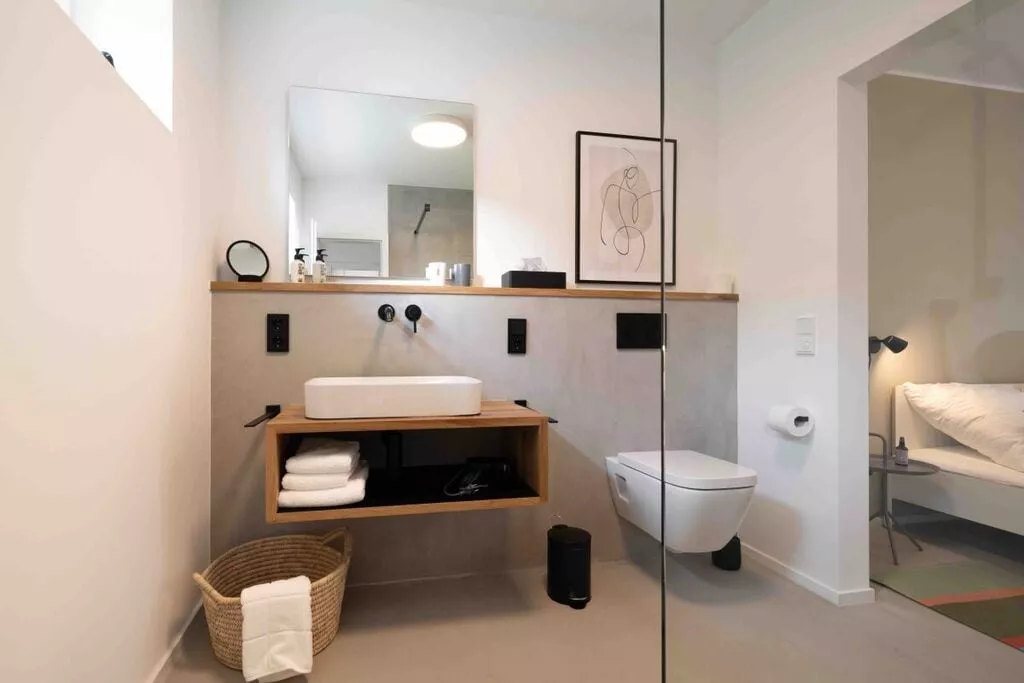 470391-Bathroom